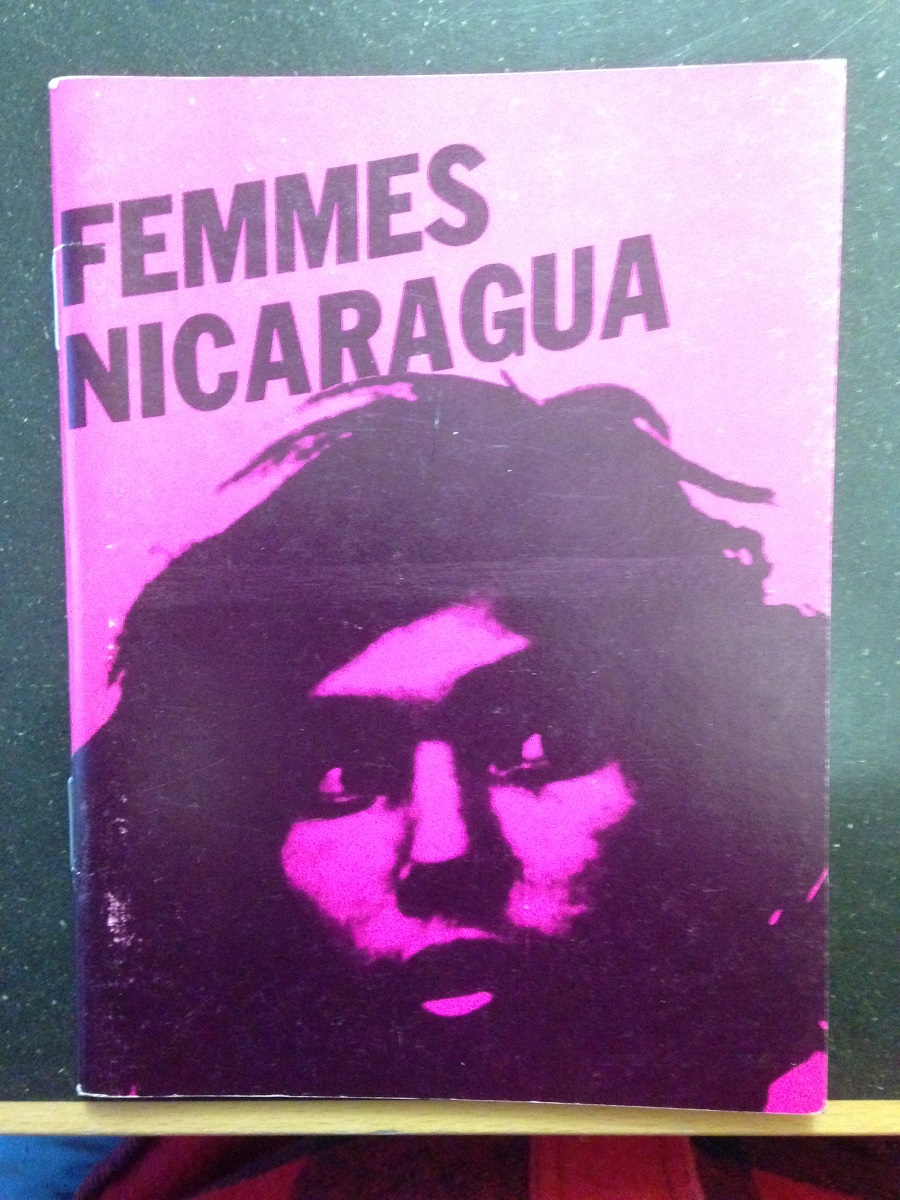 Frontpage of the French pamphlet Femmes Nicaragua
